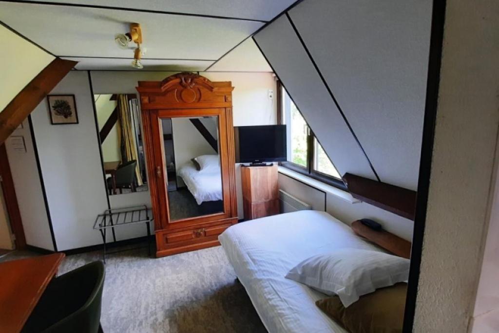 Hotel Kasteelhof 'T Hooghe Ипер Екстериор снимка